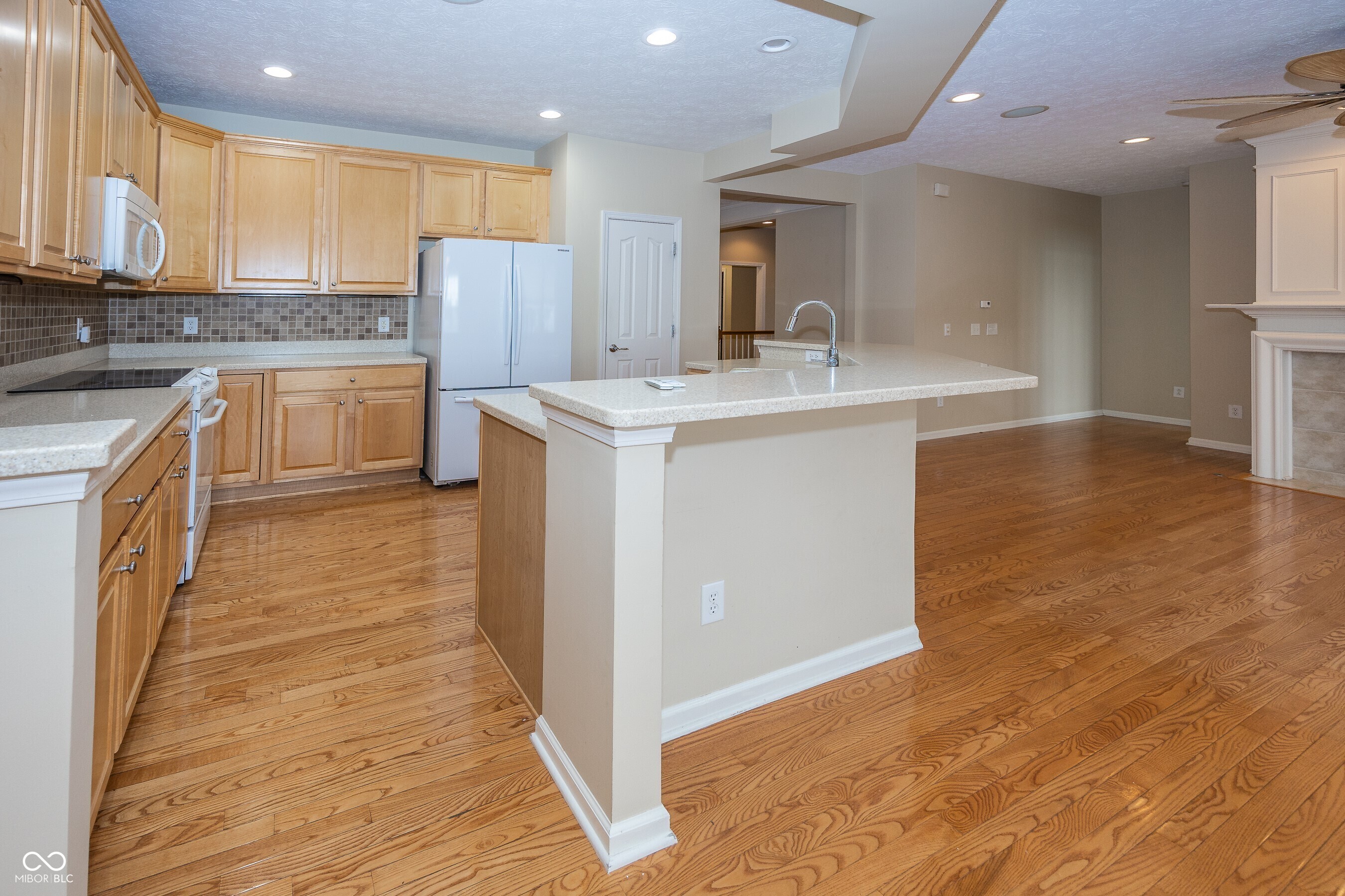 12880 Oxbridge Place Fishers, IN 46037 - Photo 7 of 33