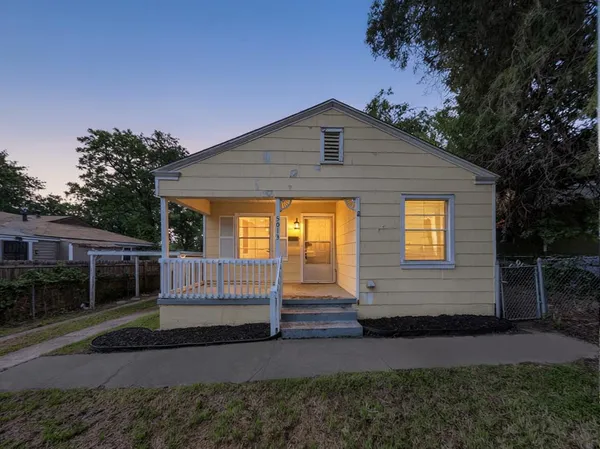 $189,000 | 5013 Kessler Road, River Oaks, TX 76114