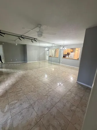 $2,000 | 20825 Northeast 8th Court, Unit 10319, Miami, FL 33179