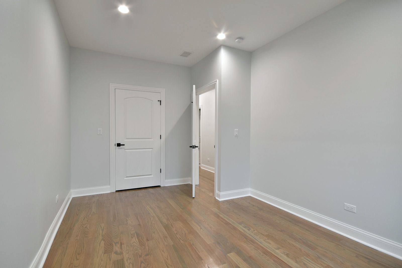 1501 North Springfield Avenue Chicago, IL 60651 - Photo 32 of 43