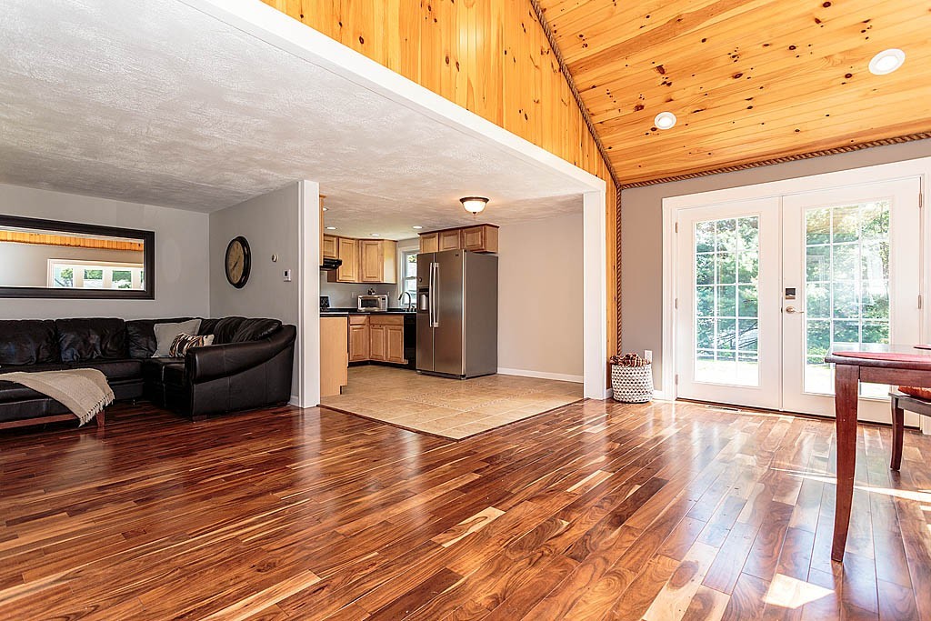 9 Arbor Road Chelmsford, MA 01863 - Photo 5 of 25 a living room with furniture window and wooden floor