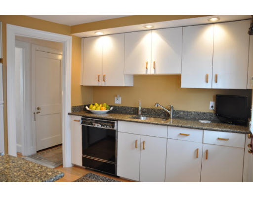 15 Madison Road Waltham, MA 02453 - Photo 8 of 17 Gallery Image 8
