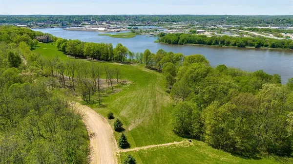 $590,000 | Lot 2 Wolff Hazel Green, Hazel Green, WI 53811