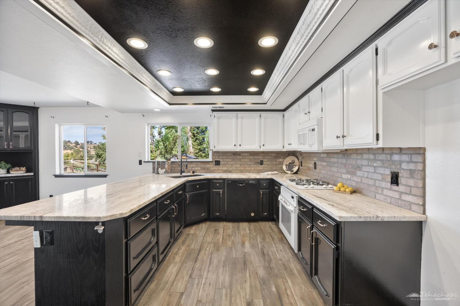 26350 Bear Valley Road Tehachapi, CA 93561 - Photo 16 of 59 Gallery Image 16