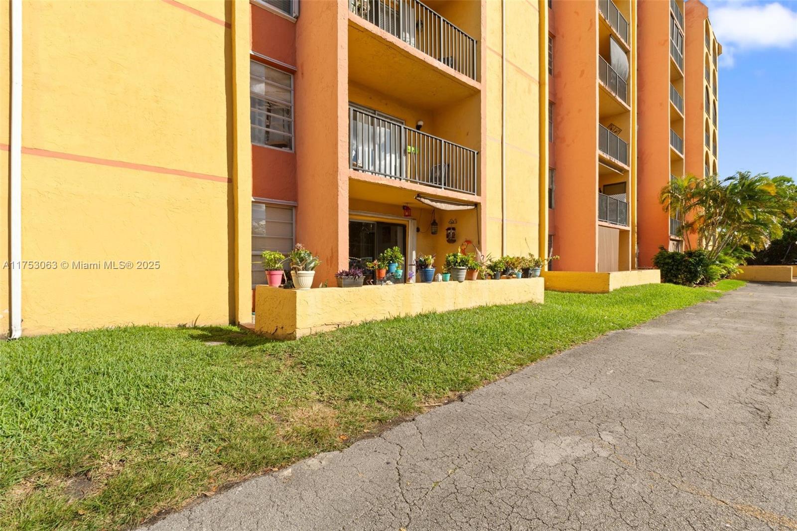 4801 Northwest 7th Street, Unit 10916 Miami, FL 33126 - Photo 2 of 24