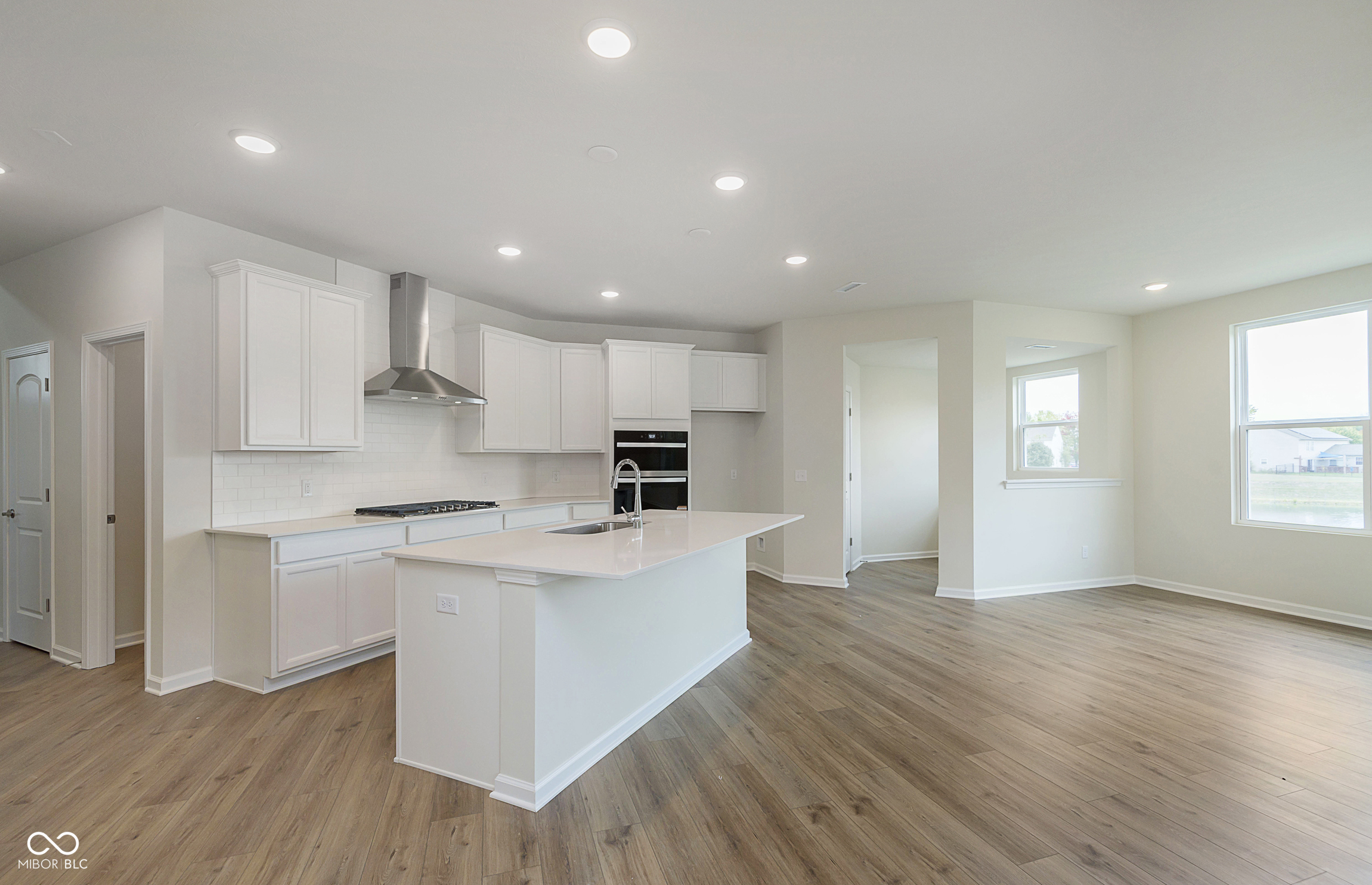 571 Corbin Way Avon, IN 46123 - Photo 4 of 27