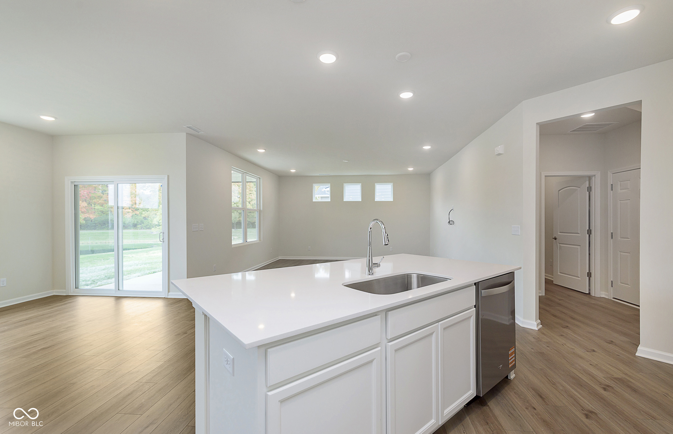 571 Corbin Way Avon, IN 46123 - Photo 8 of 27