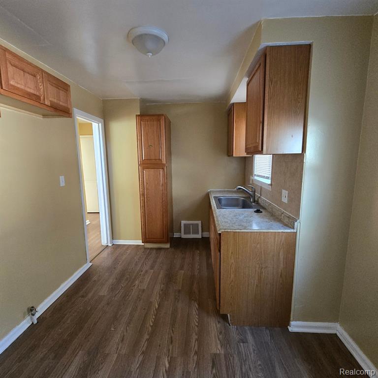 6741 Evergreen Road Detroit, MI 48228 - Photo 7 of 21