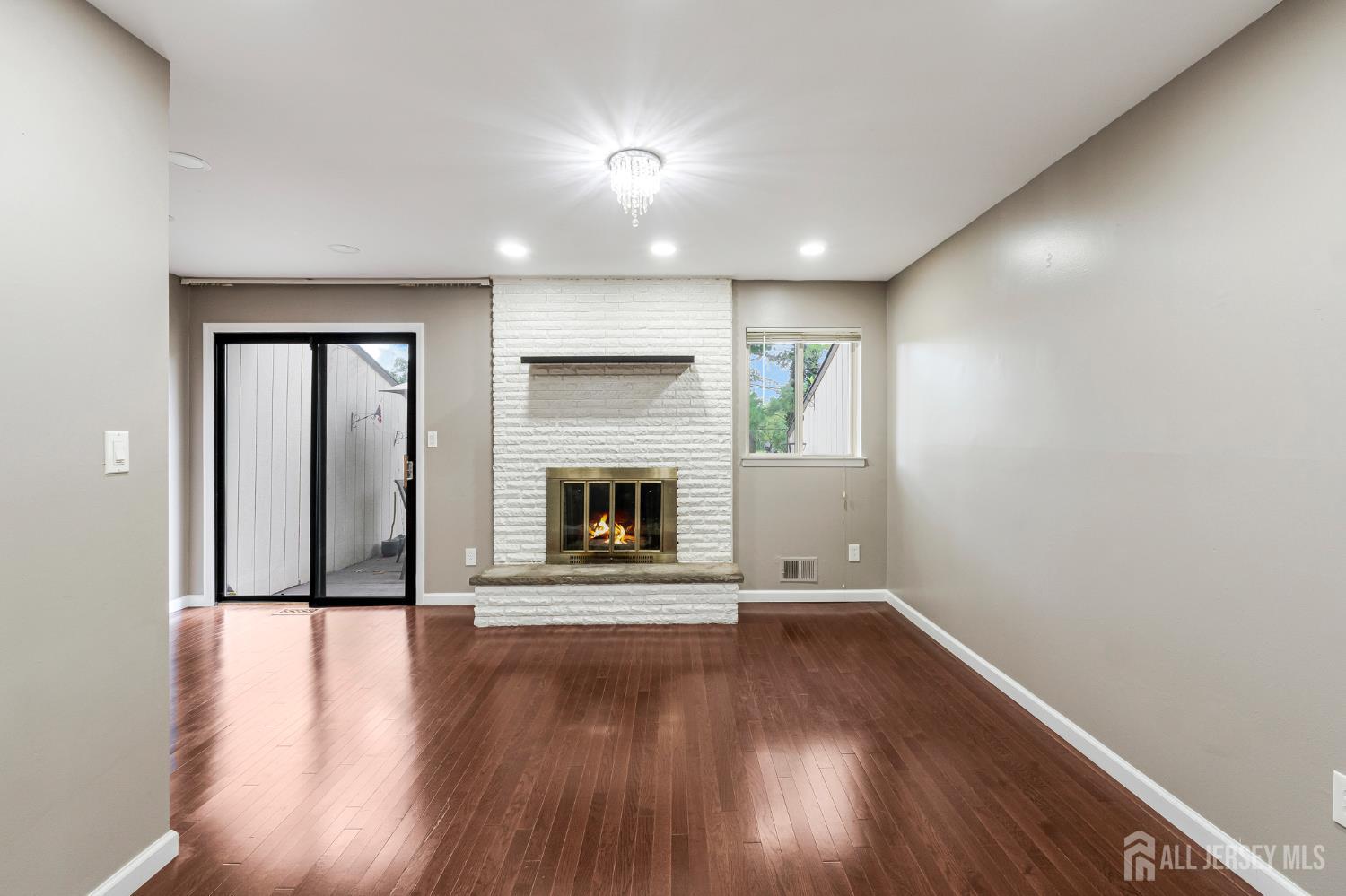 32 Chelsea Way Bridgewater, NJ 08807 - Photo 2 of 47 Gallery Image 2