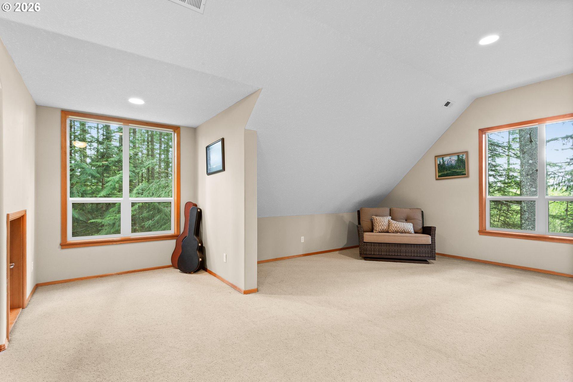 9920 Southeast Bull Run Road Corbett, OR 97019 - Photo 37 of 48 Bonus Room