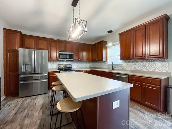 $529,999 | 2005 Blue Iris Drive, Matthews, NC 28104