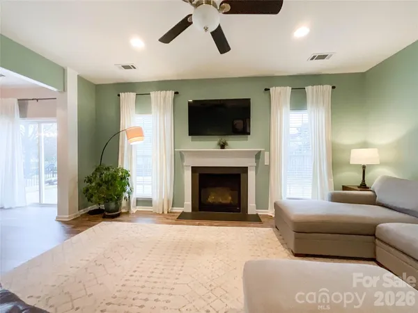 $529,999 | 2005 Blue Iris Drive, Matthews, NC 28104