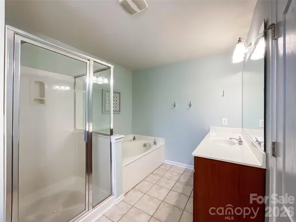 $529,999 | 2005 Blue Iris Drive, Matthews, NC 28104