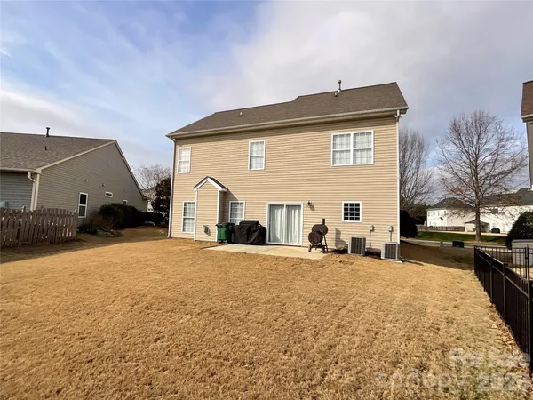 $529,999 | 2005 Blue Iris Drive, Matthews, NC 28104