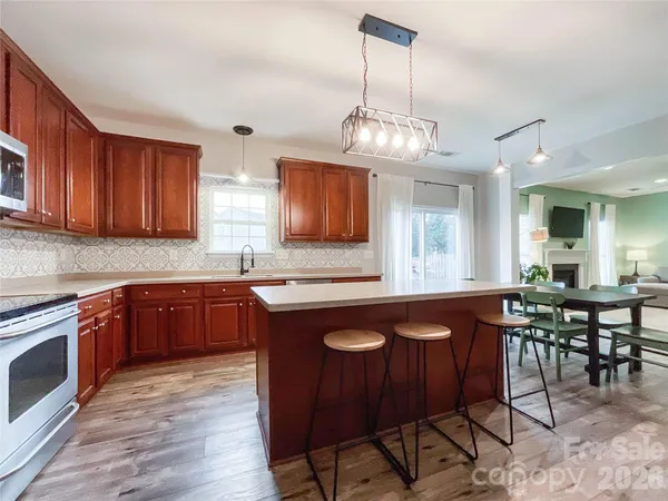 $529,999 | 2005 Blue Iris Drive, Matthews, NC 28104