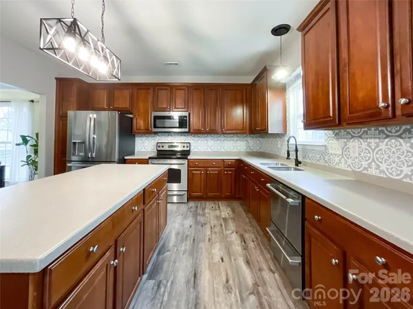 $529,999 | 2005 Blue Iris Drive, Matthews, NC 28104