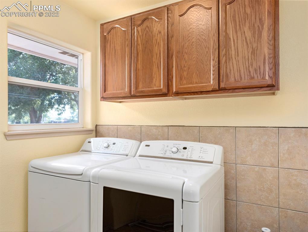 28021 Everett Road Pueblo, CO 81006 - Photo 23 of 43 Main floor laundry