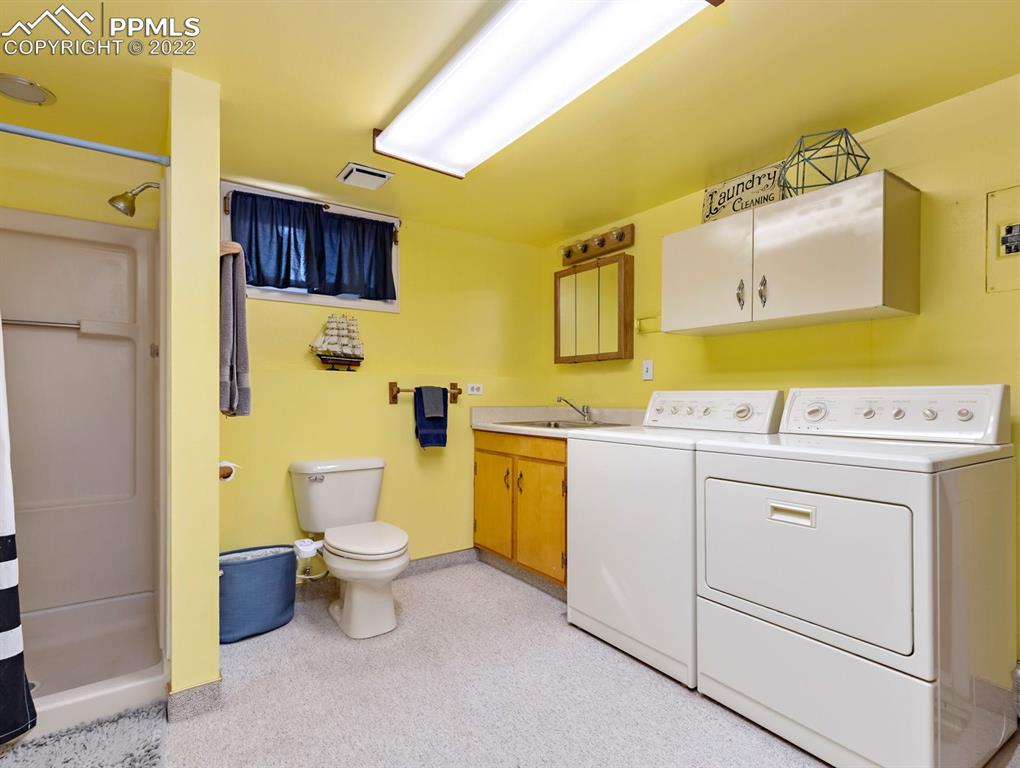 28021 Everett Road Pueblo, CO 81006 - Photo 29 of 43 Basement laundry/bath