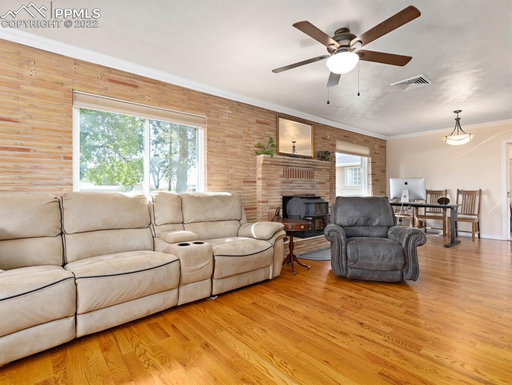 28021 Everett Road Pueblo, CO 81006 - Photo 5 of 43 Main floor living room