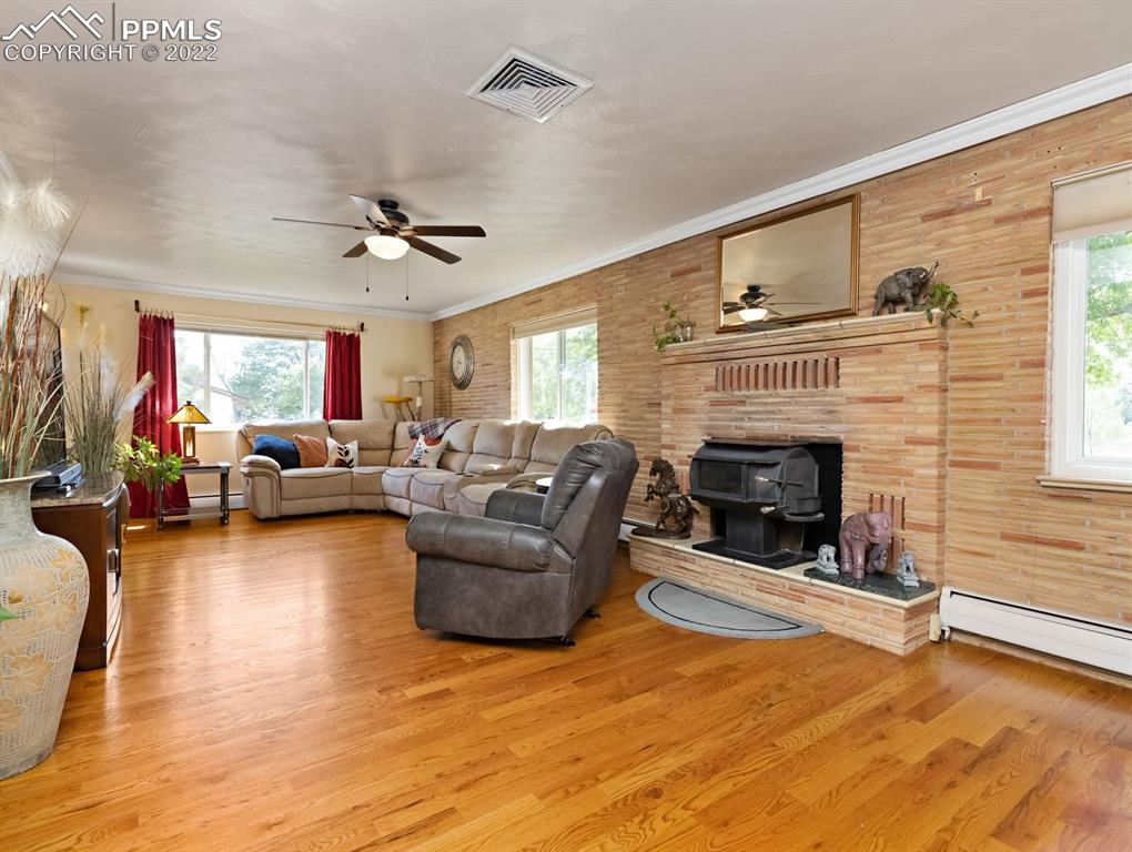 28021 Everett Road Pueblo, CO 81006 - Photo 6 of 43 Main floor living room