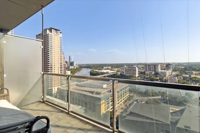 $5,250 | 210 Lavaca Street, Unit 1802, Austin, TX 78701