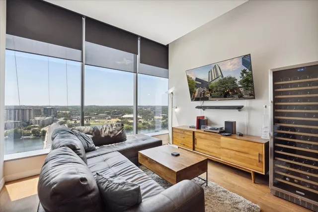 $5,250 | 210 Lavaca Street, Unit 1802, Austin, TX 78701