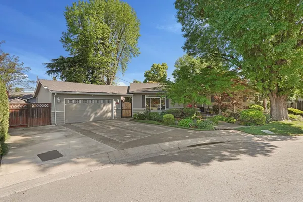 $699,000 | 306 Bella Vista Drive, Lodi, CA 95242