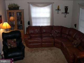 504 Upland Road Havertown, PA 19083 - Photo 3 of 6
