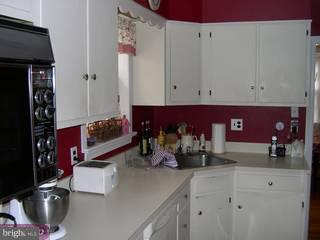 504 Upland Road Havertown, PA 19083 - Photo 4 of 6