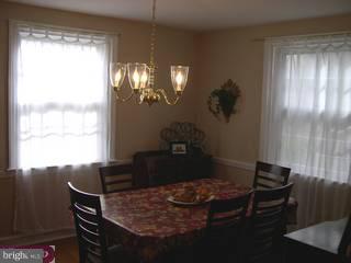 504 Upland Road Havertown, PA 19083 - Photo 5 of 6