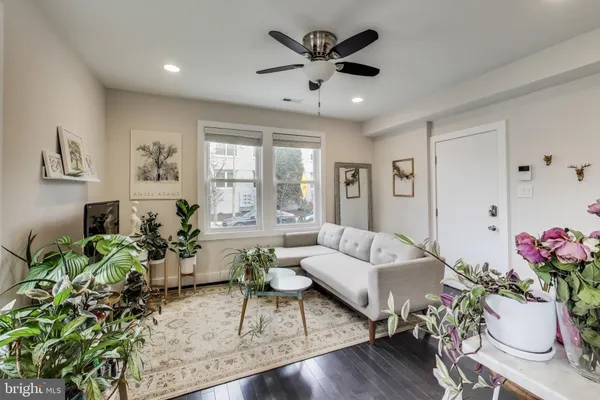 $2,650 | 426 18th Street Northeast, Unit 2, Washington, DC 20002