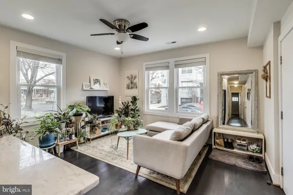 $2,650 | 426 18th Street Northeast, Unit 2, Washington, DC 20002