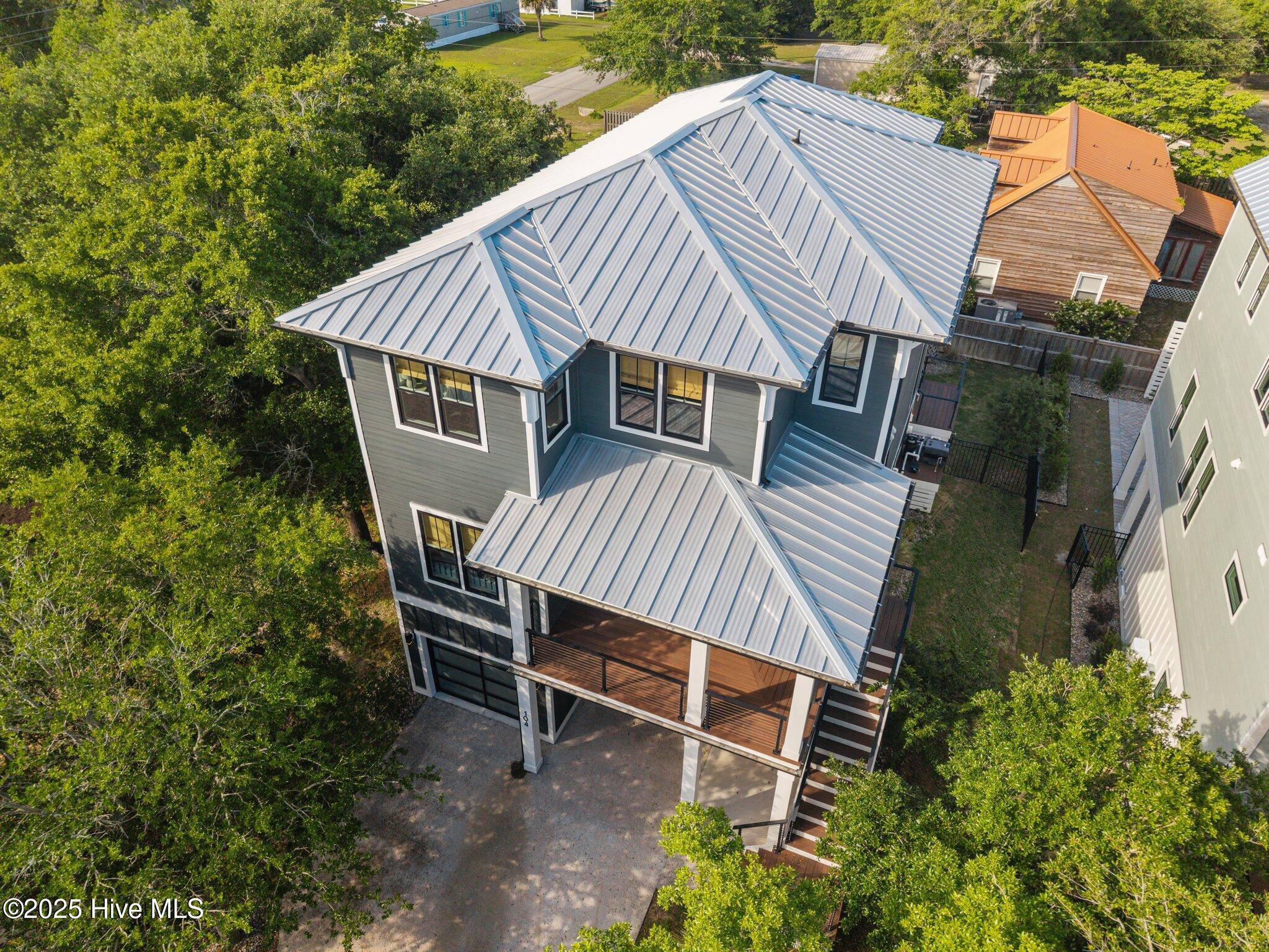 104 Diamond Point Surf City, NC 28445 - Photo 2 of 72 2-web-or-mls-DJI_20250514171600_0001_D