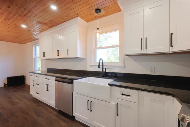 $549,900 | 21 Irving Street, Bellingham, MA 02019