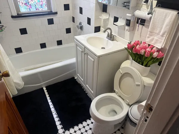 $1,300 | 108 Wilmington Avenue, Unit 1, Boston, MA 02124