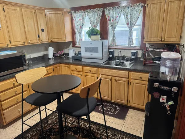 $1,300 | 108 Wilmington Avenue, Unit 1, Boston, MA 02124