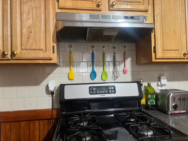 $1,300 | 108 Wilmington Avenue, Unit 1, Boston, MA 02124