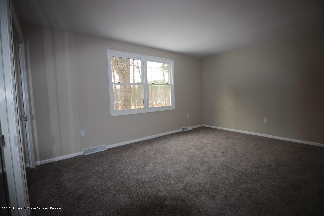 737 Pinehurst Road New Egypt, NJ 08533 - Photo 7 of 28 IMG3893