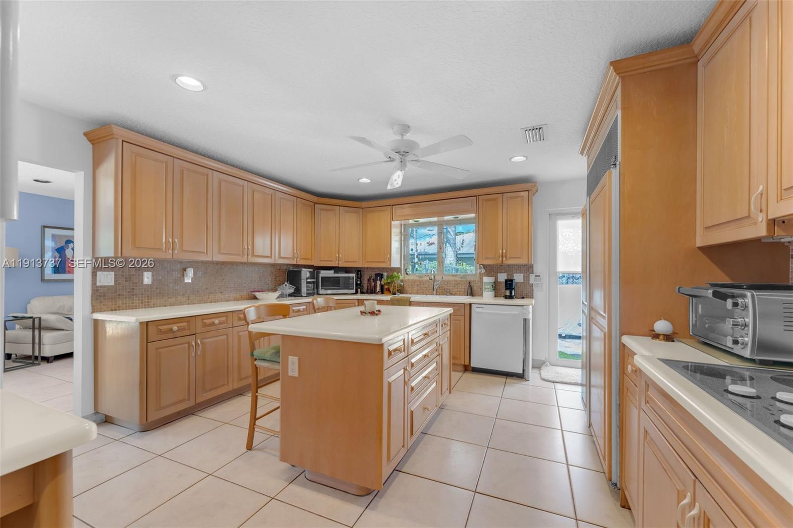 10220 Southwest 140th Street Miami, FL 33176 - Photo 16 of 53