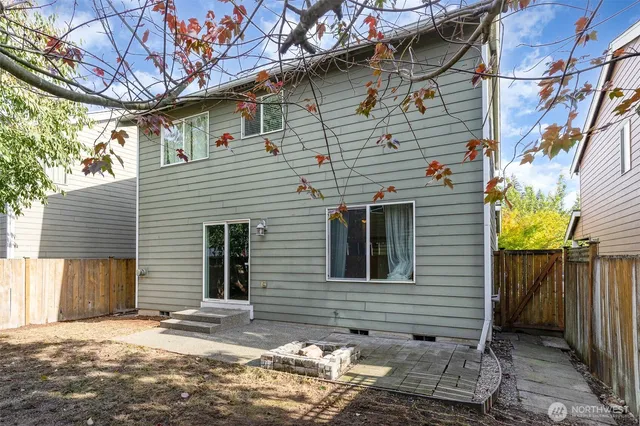 $3,250 | 26143 242nd Court Southeast, Maple Valley, WA 98038