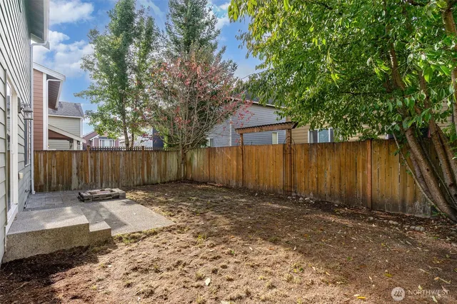 $3,250 | 26143 242nd Court Southeast, Maple Valley, WA 98038