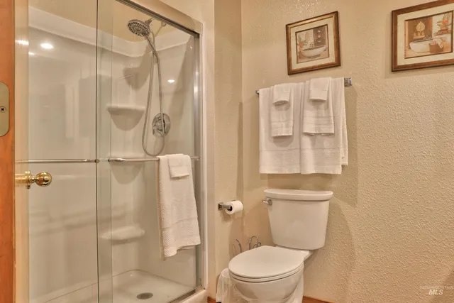 $500,000 | 2051 North Applewood Place, Meridian, ID 83646