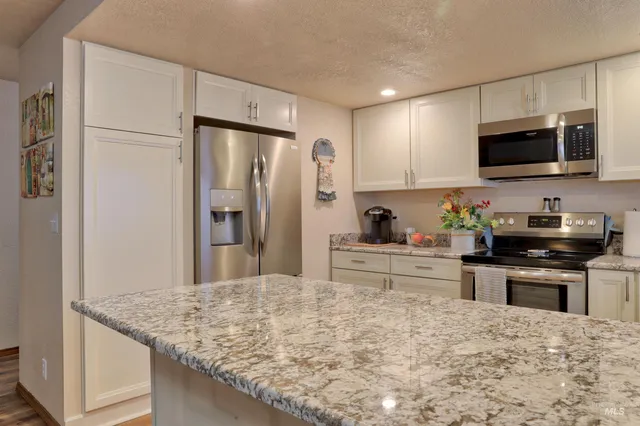 $500,000 | 2051 North Applewood Place, Meridian, ID 83646