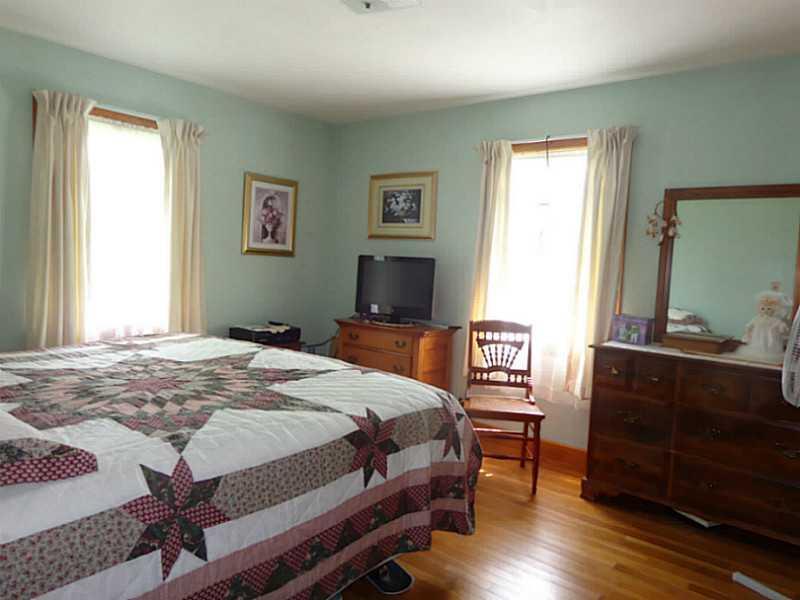 639 River Road Cushing, ME 04563 - Photo 11 of 17 Bedroom.