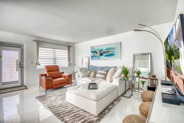 $1,600 | 330 Andover East, Unit M, West Palm Beach, FL 33417