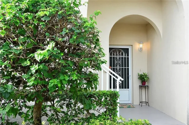 a view of a entryway of the house