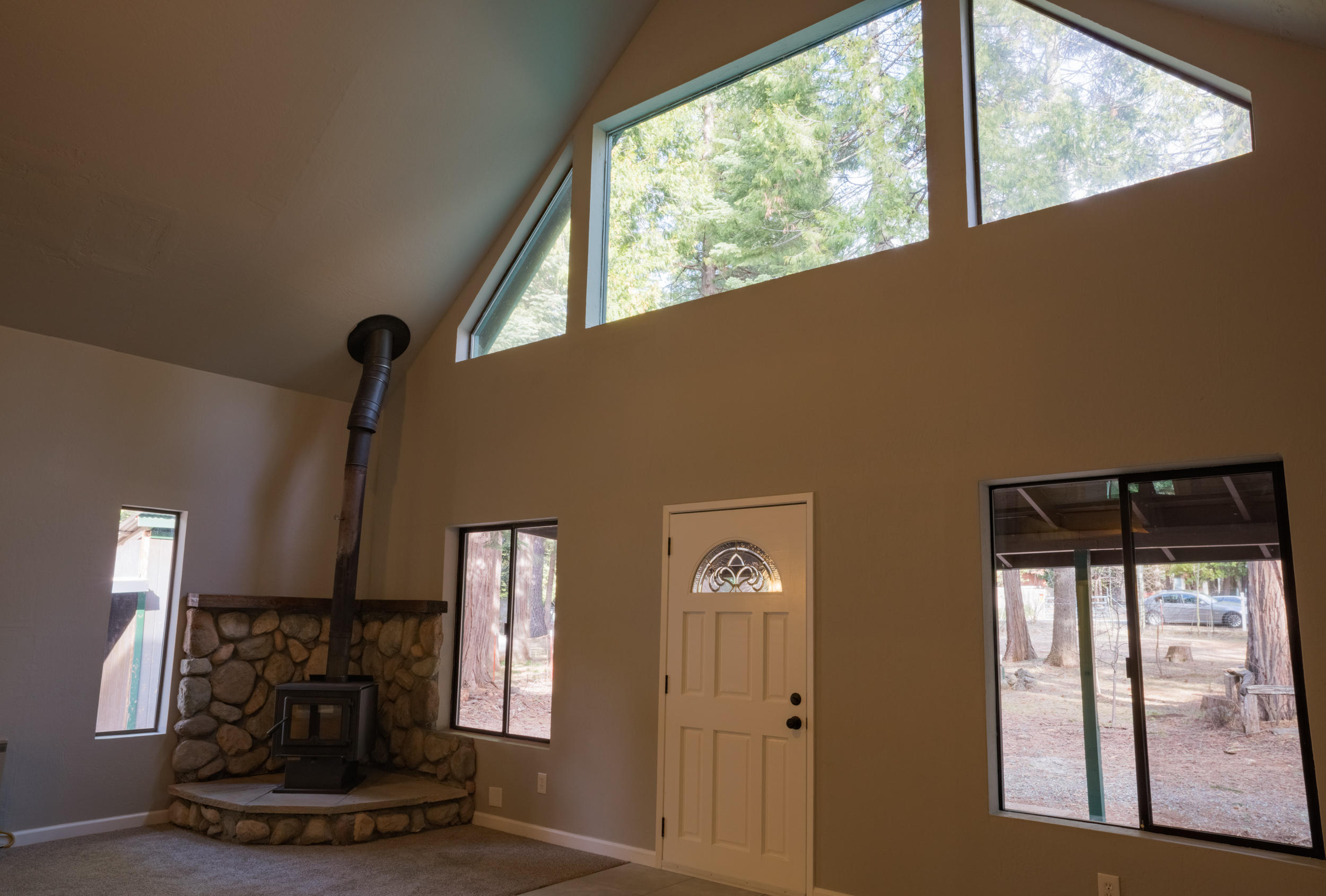 8427 Starlite Pines Road Shingletown, CA 96088 - Photo 6 of 27 Shingletown House