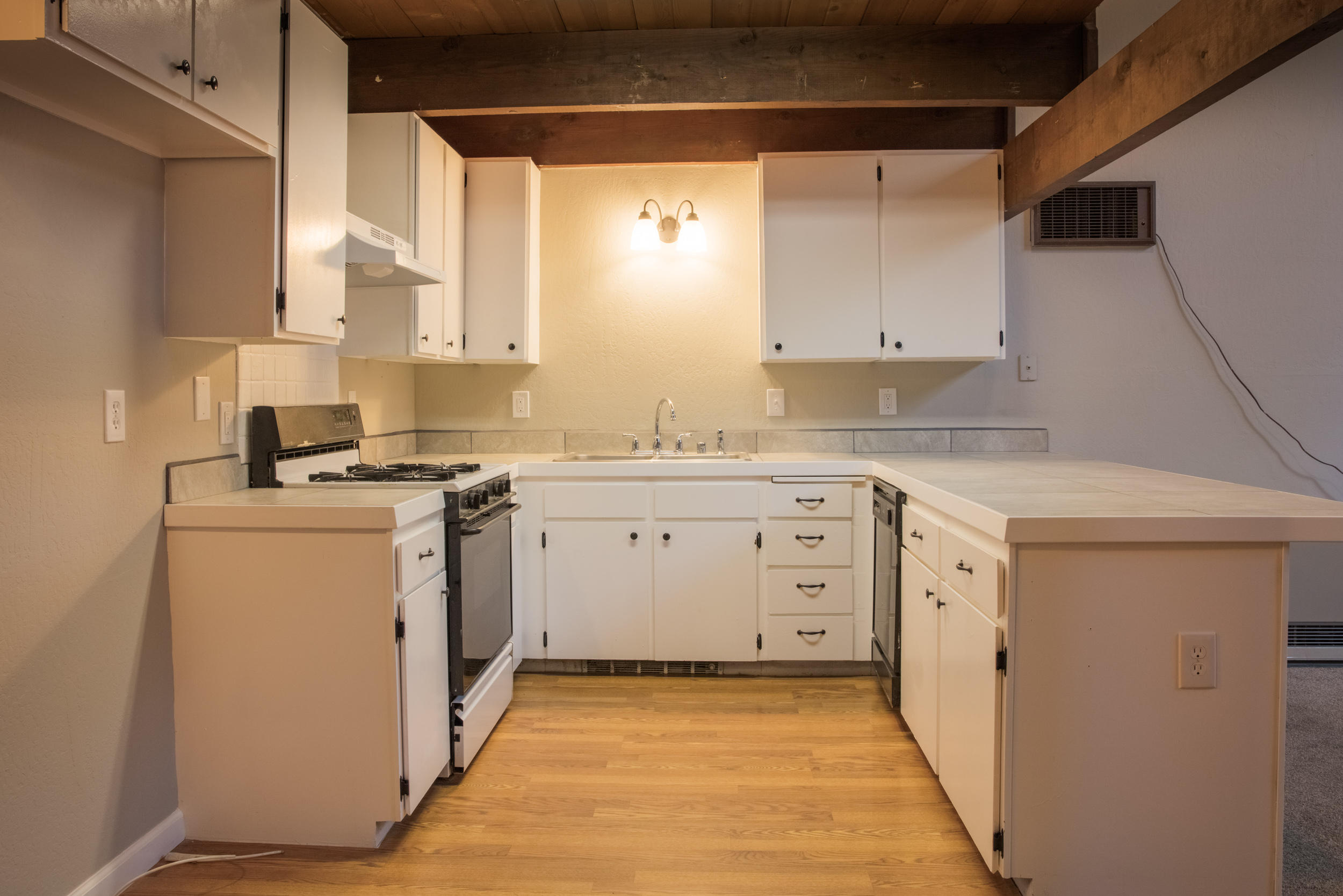 8427 Starlite Pines Road Shingletown, CA 96088 - Photo 8 of 27 Shingletown House