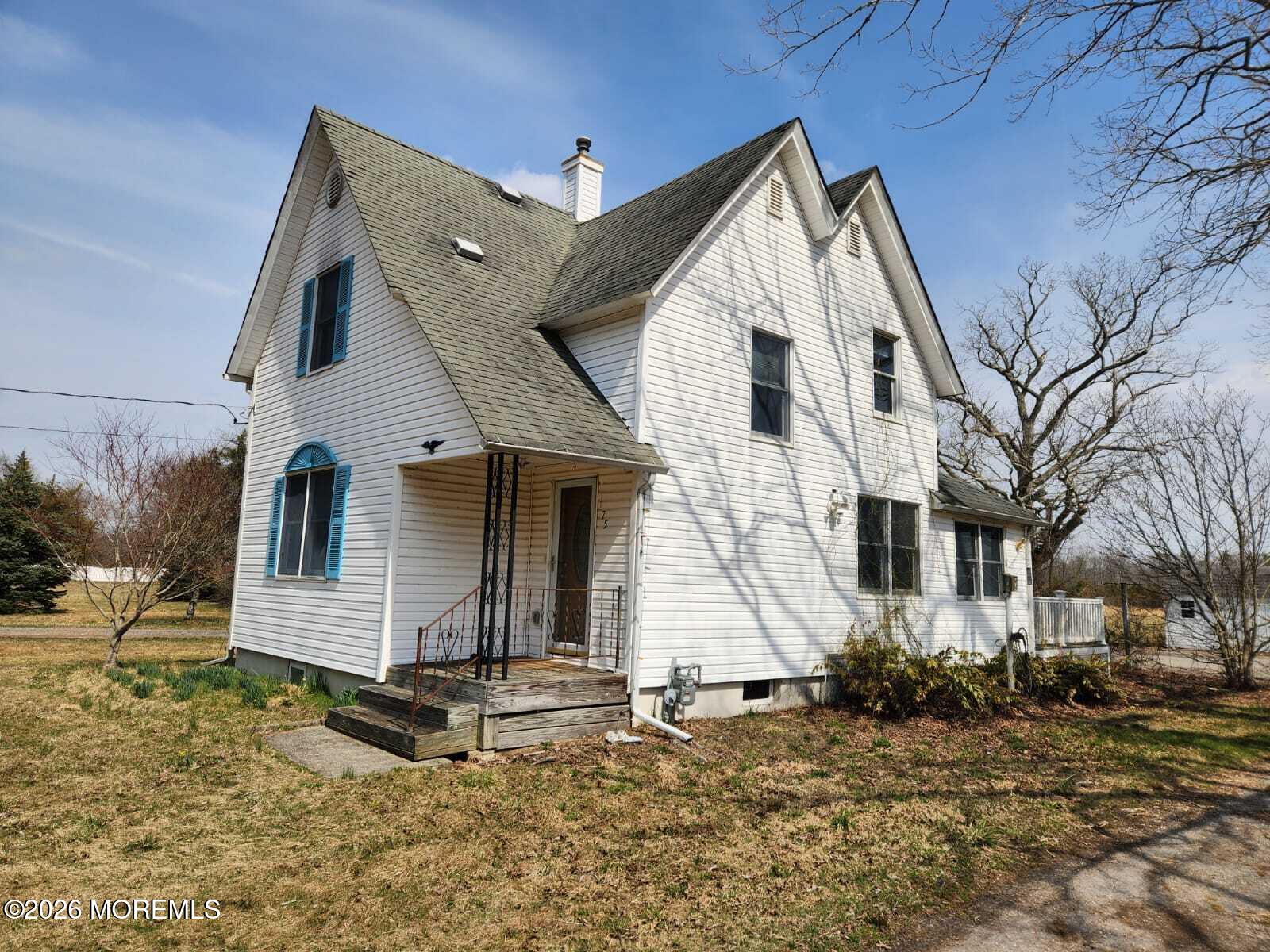 175 Grawtown Road Jackson, NJ 08527 - Photo 3 of 27 a front view of a house with a yard