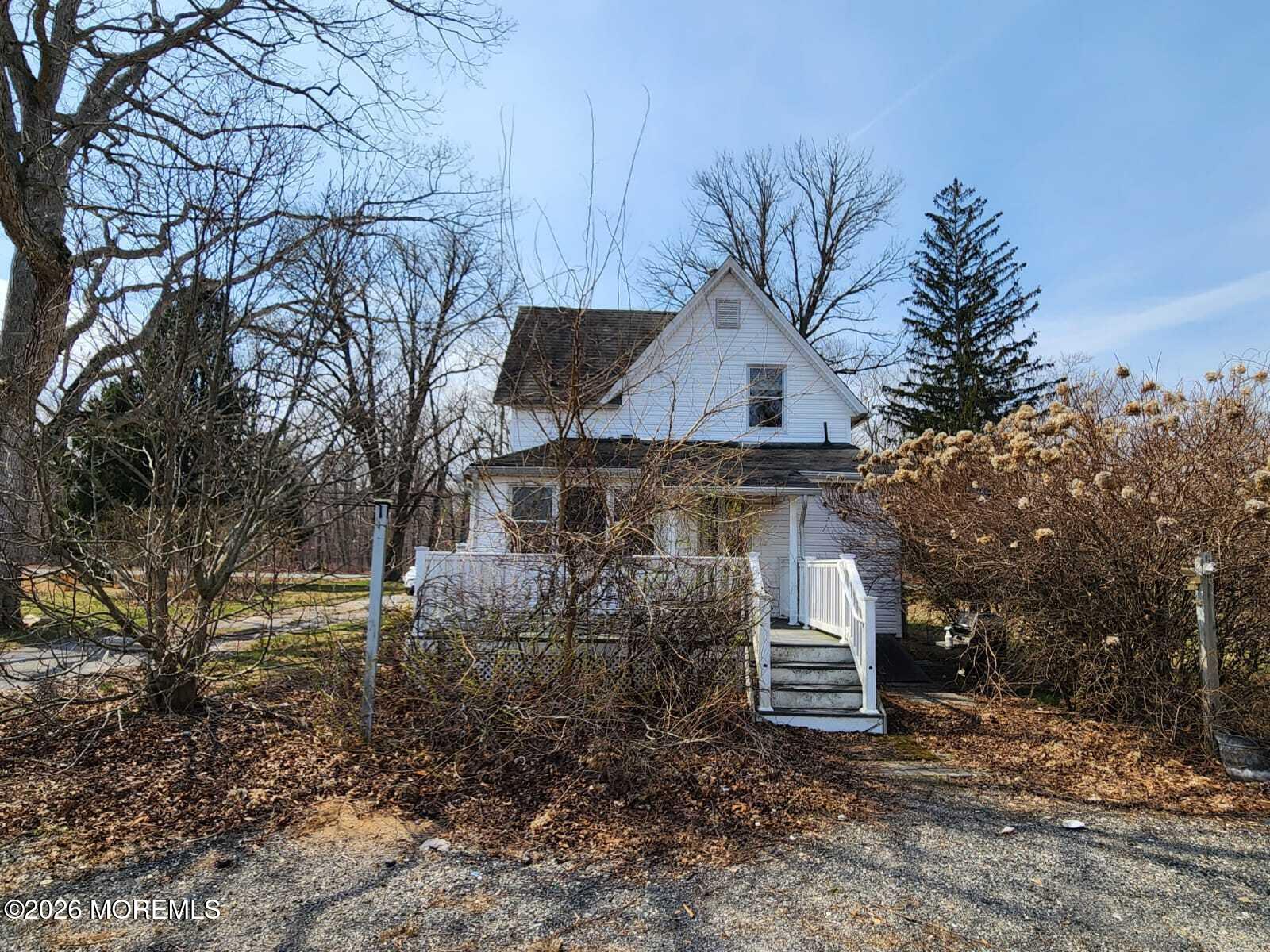 175 Grawtown Road Jackson, NJ 08527 - Photo 6 of 27 a view of a house with a yard